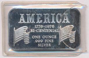 Amerikai Egyesült Államok 1976. Bicentennial befektetési ezüsttömb (30,62g/0.999/50x29mm) T:1-,2(PP) patina USA 1976. Bicentennial silver bar (30,62g/0.999/50x29mm) C:AU,XF(PP) patina