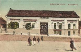 Bánffyhunyad, Huedin; Községháza, Müller Sándor, Diamantstein Nándor üzlete / town hall, shop (EK)