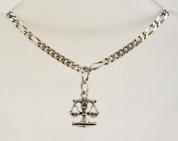 Ezüst(Ag) figaro karkötő, mérleg függővel, jelzett, h: 19 cm, 2,1x1,4 cm, nettó: 5,2 g