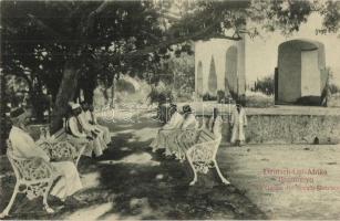 Bagamoyo, Deutsch-Ost Afrika, Im Garten der Ismaili Moschee / mosque garden