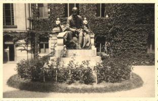 Komárom, Komárno, Révkomárom; Jókai szobor / statue, photo