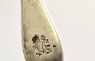 Ezüst (Ag.) fűszertartó párban 2 db fűszer kiskanállal, jelzett, mesterjeggyel (BU), üvegbetét nélkü...