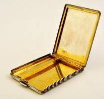 Ezüst (Ag.) cigarettatárca, jelzett, mesterjeggyel, nettó:141 g,  9,5×8 cm