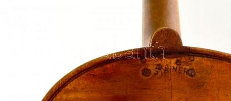 Régi hegedű, kopottas tokkal, vonóval, Stainer jelzéssel, javításra szorul,  h: 59 cm