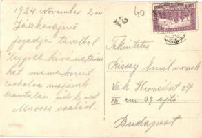 1924 Jászkarajenő, Első világháborús hősi emlékmű felavatási ünnepsége koszorúkkal. photo