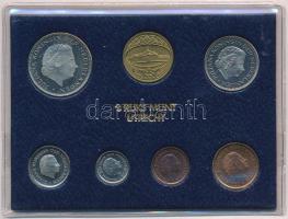 Hollandia 1980. 1c-2 1/2G (6xklf), forgalmi szett tokban, pénzverdei zsetonnal T:1,1- 
Netherlands ...