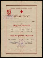 1951 a Magyar Vöröskereszt bizonyítványa önkéntes ápolónői tanfolyam elvégzéséről, okmánybélyeggel