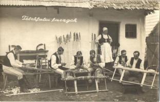 Telekfalva, Teleac; faragók / wood carvers, Transylvanian folklore, photo