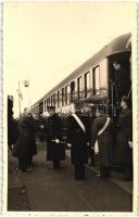 1940 Marosvásárhely, Targu Mures; Horthy Miklós kormányzó úr fogadtatása a vasútállomáson, bevonulás / entry of the Hungarian troops, arrival of Horthy at the railway station. Original photo!