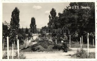 Dés, Dej; Sétatér, magyar katona / park, Hungarian soldier