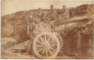 1917 Dél-Tirol, Osztrák-Magyar hegyi üteg katonái ágyúval / WWI Austro-Hungarian K.u.K. mountain troop soldiers with cannon in Südtirol (South Tyrol). photo