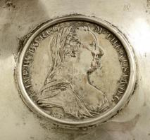 Ezüst(Ag) ékszeres tálka, Mária Terézia érmével, jelzett,  10x10 cm, nettó: 84 g