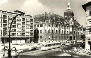 10 db MODERN magyar budapesti városképes lap villamosokkal / 10 modern Hungarian Budapest town-view ...