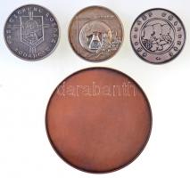 4db-os vegyes emlékérem tétel, benne 1998. "Ballagás emlékére" ezüstpatinázott fém emlékér...