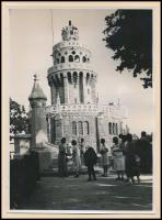 cca 1940-1950 Budapest, János-hegy, Erzsébet-kilátó, kartonra kasírozott fotó, 17,5x12,5 cm