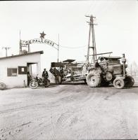 cca 1965 Kecskeméti városképek, épületfotók, életképek, üzemek, 21 db szabadon felhasználható vintag...