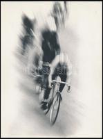 cca 1977 Kerékpárversenyzők, 3 db vintage fotóművészeti alkotás Gebhardt György (1910-1993) budapest...