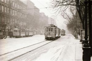 cca 1937 Budapest, a 11-es és a 19-es villamosjáratról készült 2 db szabadon felhasználható vintage ...