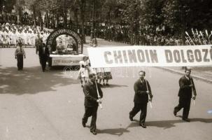 1949. május 1. Budapest, fotóriport a felvonulásról, 38 db szabadon felhasználható vintage negatív, ...