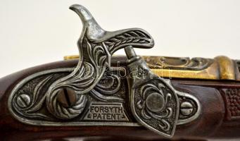 Forsyth régi kovás pisztoly replikája, fa és fém, h: 34 cm