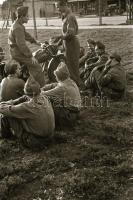 cca 1948 Motoros fiatalok, 10 db szabadon felhasználható vintage negatív, 24x36 mm