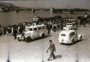 1948 Budapest, mentőautók egy dunaparti rendezvényen, 2 db szabadon felhasználható vintage negatív, ...