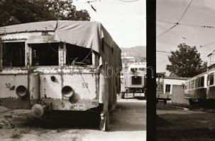 1990 Régi fogaskerekű kocsi felújítás előtti állapota, 30 db szabadon felhasználható vintage negatív...