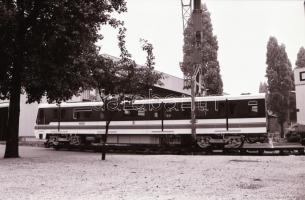 1986. június, a Budapesti Nemzetközi Vásáron kiállított, Ganz-MÁVAG gyártású metrókocsi előkészítése...