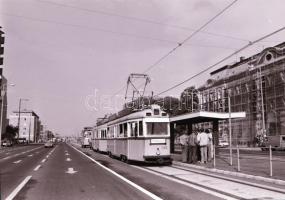 1984. október 2. Budapest, az 1-es villamos vonalán próbajárat, 32 db szabadon felhasználható vintag...