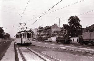 1984. október 2. Budapest, az 1-es villamos vonalán próbajárat, 32 db szabadon felhasználható vintag...