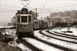 1981. január, Budapest, a 33-as villamosról készült, 4 db szabadon felhasználható vintage negatív, 2...