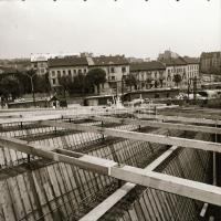 cca 1972 Budapest, Moszkva téri metróállomás felszíni építése, 7 db vintage negatív, 6x6 cm