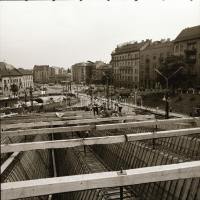 cca 1972 Budapest, Moszkva téri metróállomás felszíni építése, 7 db vintage negatív, 6x6 cm