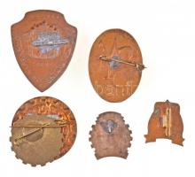 6db-os vegyes, festett vagy zománcozott jelvény tétel, közte "Budapesti Harisnyagyár Törzsgárda...