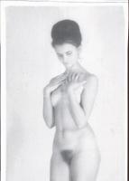 cca 1978 Nincs titkolni valójuk, szolidan erotikus felvételek, 9 db vintage fekete-fehér diapozitív,...