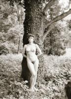 cca 1979 Ha a lányok akcióznak, szolidan erotikus felvételek, 9 db vintage negatív, 4,5x6 cm és 6x6 ...