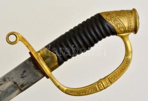 XIX. sz. Osztrák főnemesi kard. Császári címer és monogram gravírozva a pengébe. Rézborítású bőr hüv...