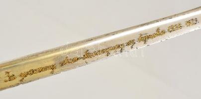 cca 1920 Szerb-Horvát-Szlovén Királyság tiszti díszkard. Gravírozott pengével, címerekkel. (Királysá...