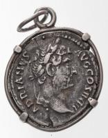Római Birodalom / Róma / Hadrianus 134-138. Denár hamisítványa keretben T:2,2- Roman Empire / Rome / Hadrian 134-138. Fake Denarius in frame C:XF,VF