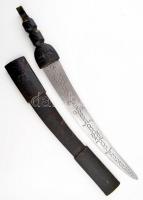 XX. sz. eleje: Indiai dísztőr, vésett pengével, kidolgozott bőr hüvellyel / Indian dagger with elaborated leather sheath 59 cm