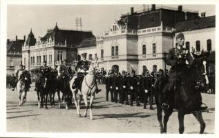 1940 Nagyvárad, Oradea; bevonulás, Horthy Miklós fehér lovon / entry of the Hungarian troops, Horthy on white horse. So. Stpl