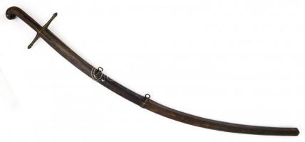 XVIII.-XIX sz. szablya. Kopott vésetekkel a pengén.. Enyhén sérült rézveretes bőr hüvellyel. / Turki...