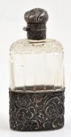 Ezüst ( Ag.) borítású szecessziós parfümös üveg, jelzett, csiszolt üveggel, kupakon horpadással, m:11,5 cm