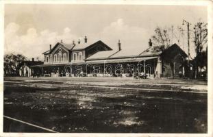 Galánta, vasútállomás / Bahnhof / railway station (fl)