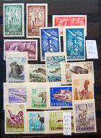 ROMANIA 1940-1965 Felülnyomott és vágott bélyegekből készült összeállítás sok jó bélyeggel / Small l...