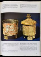 A művészet története 3 kötete:

A művészet kezdetei. Az őskor, Egyiptom, Mezopotámia és a prekolum...