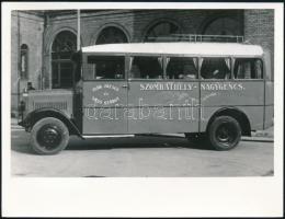 cca 1932-1940 Flór József és Vass György autóbusz társaságának Szombathely-Nagygencs vonalon közlekedő autóbusza, későbbi előhívás, hátoldalon feliratozva, 9x12 cm