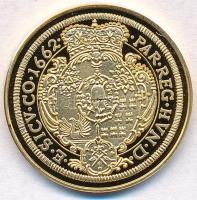 DN "Magyar aranypénzek utánveretben - Apafi Mihály dukát 1662" aranyozott Ag emlékérem tan...