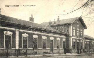 Nagyszombat, Trnava, Tyrnau; Vasútállomás / railway station  / Bahnhof (kis szakadás / small tear)