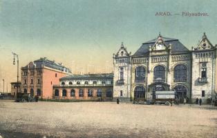 Arad, Vasútállomás, autóbusz, automobil / railway station, autobus, automobile (apró szakadás / tiny tear)